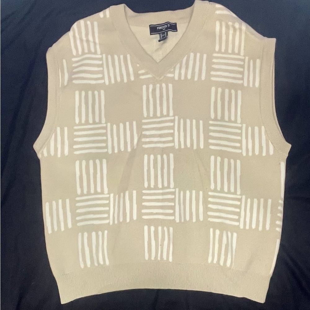 Sweater vest knitted cream
